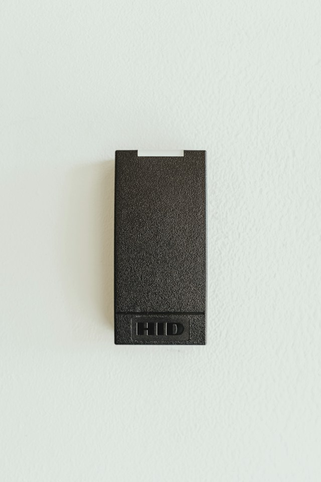 Ve más allá del simple control de puertas.
